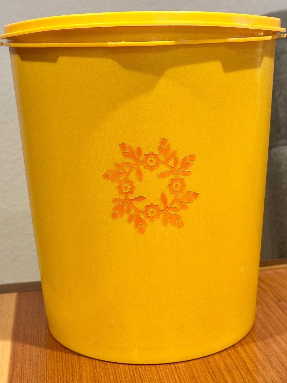 Vintage Tupperware Servalier Canister Set of 4 – Harvest Gold / Yellow – 1970s